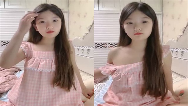 超诱人的大奶美女舔弄男友硬挺的肉棒，随后被男友从后面用力操干